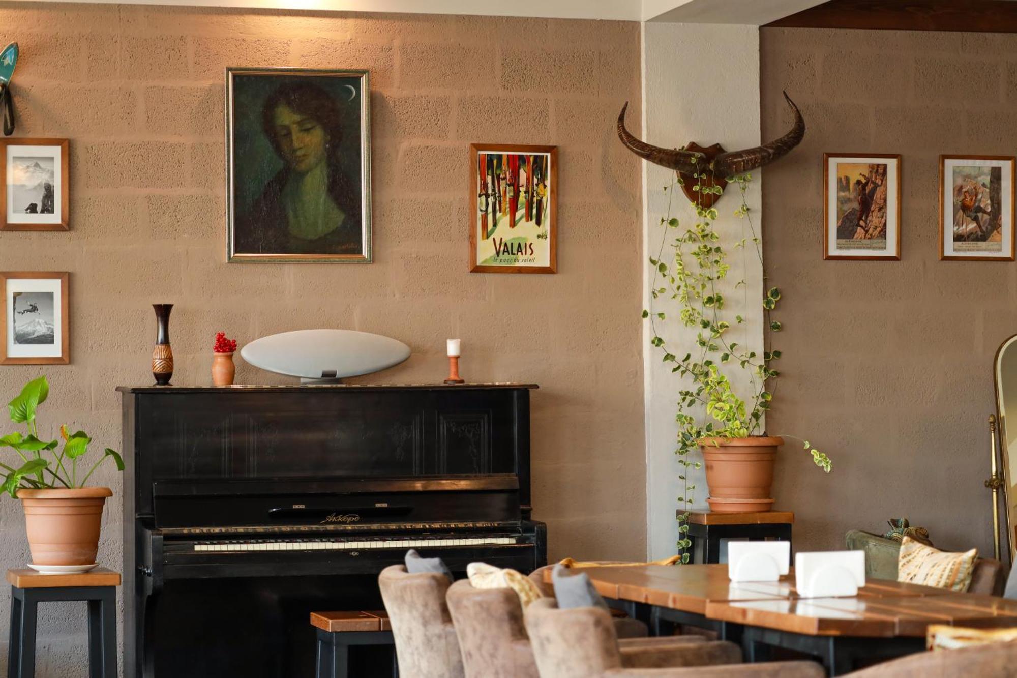 Alpine Lounge Boutique Hotel Stepancminda Zewnętrze zdjęcie