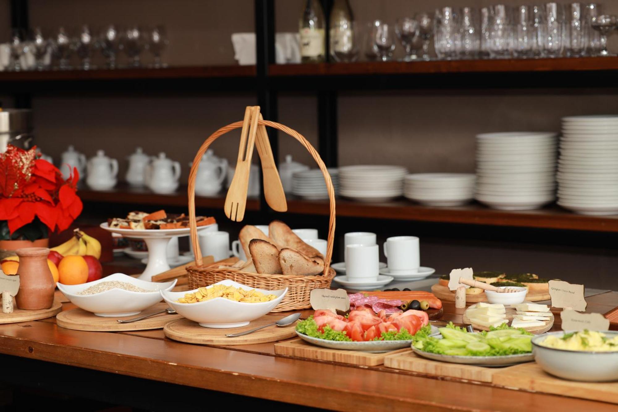 Alpine Lounge Boutique Hotel Stepancminda Zewnętrze zdjęcie